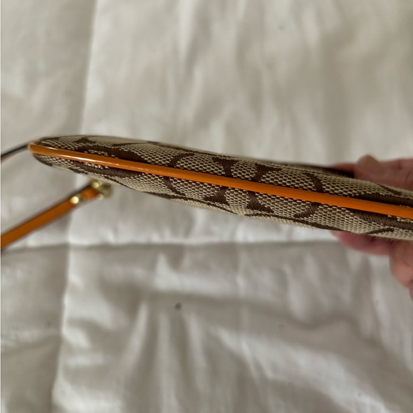 Coach wristlet - Picture 4 of 7